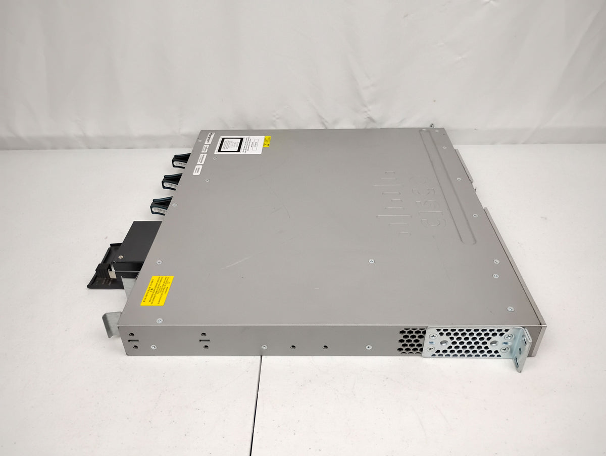 Cisco Catalyst WS-C3850-48P 48 Port PoE+ Gigabit Switch & x1 PWR-C1 1 100WAC PSU