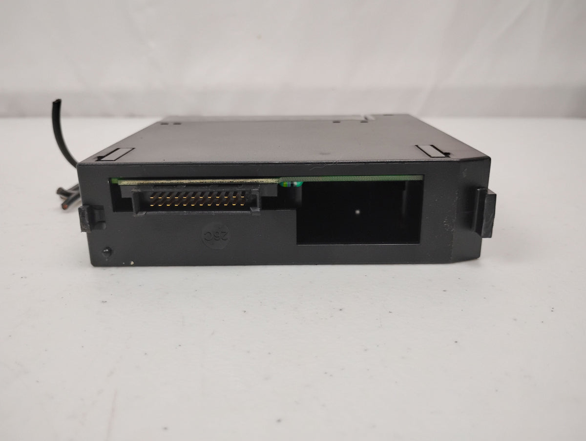 Fanuc IC693MDL940F Output Relay 2A 16PT