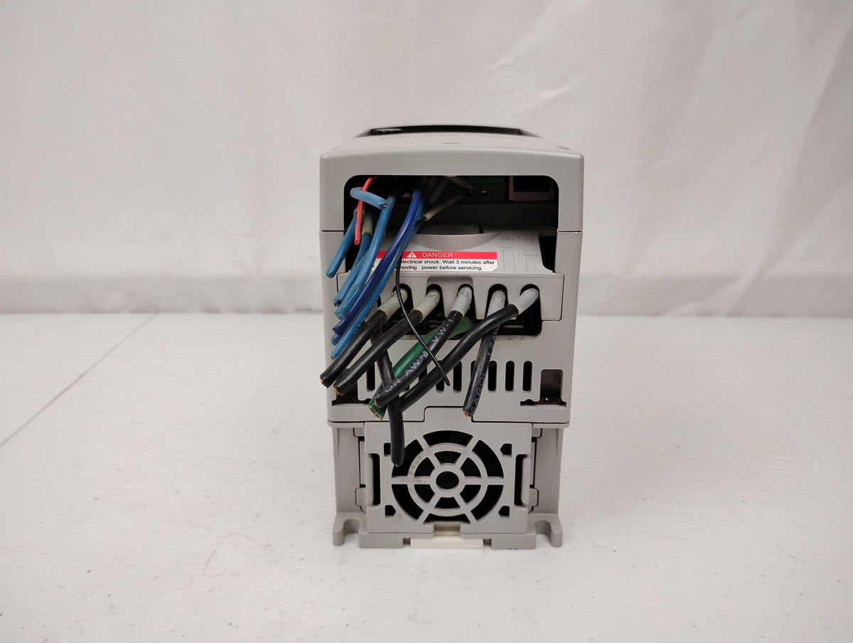 Allen Bradley 22A-D2P3N104 Ser A Powerflex 1HP 4 AC Drive 3 Phase 0.75kW 380-480V