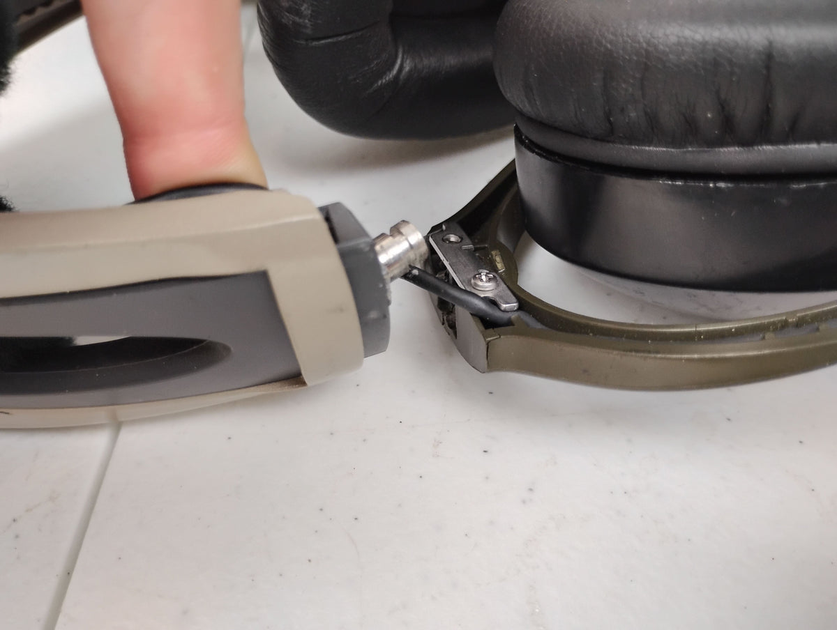Bose A20 Aviation Headset w/ AHX-34-01 Cable Assembly