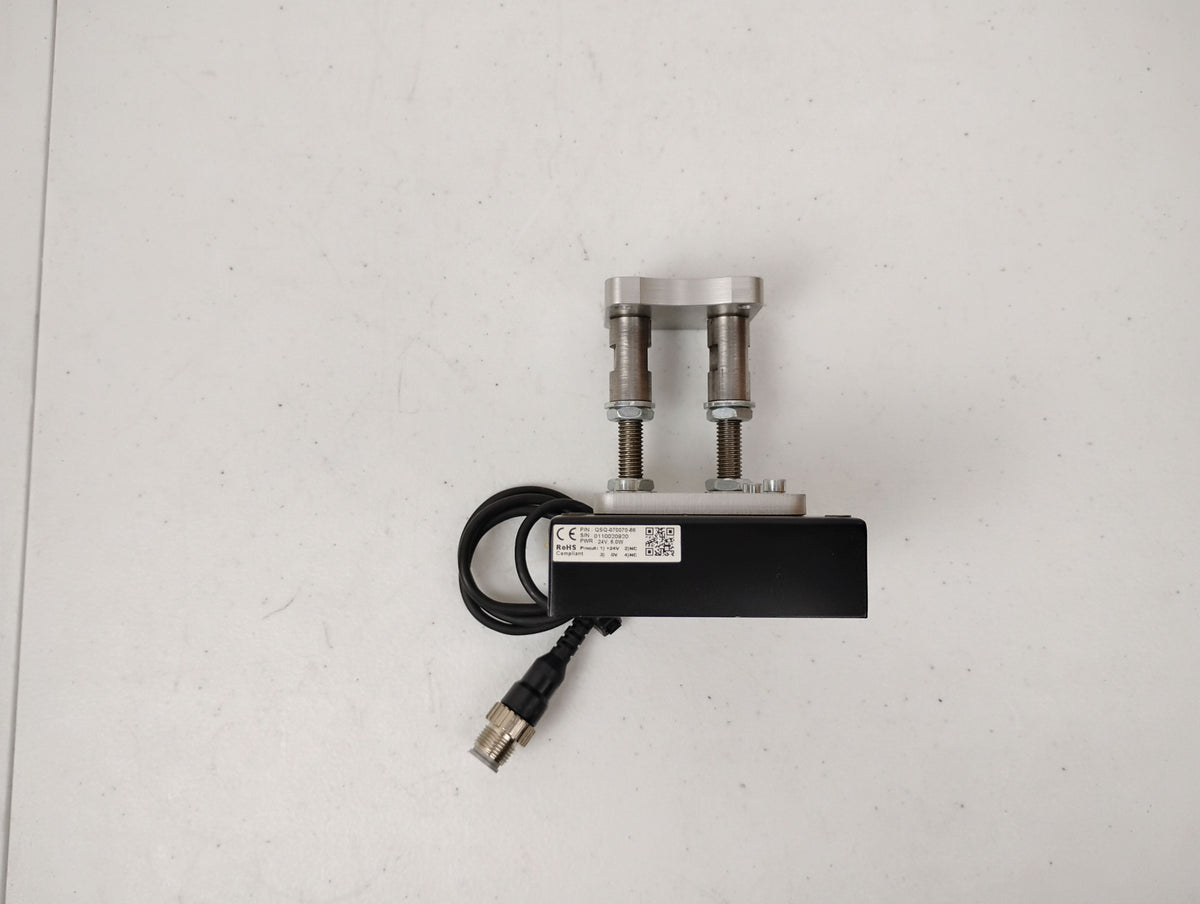Omron CCSA-QSQ-070070-66 w/ Mount