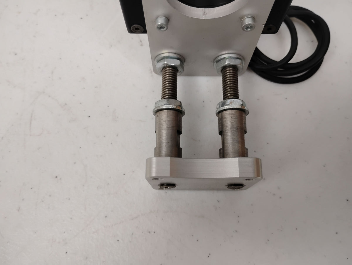 Omron CCSA-QSQ-070070-66 w/ Mount