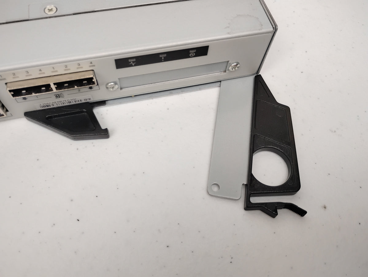IBM 00L4647 00L4645 Storwize V7000 8GB FC SAN Controller Module