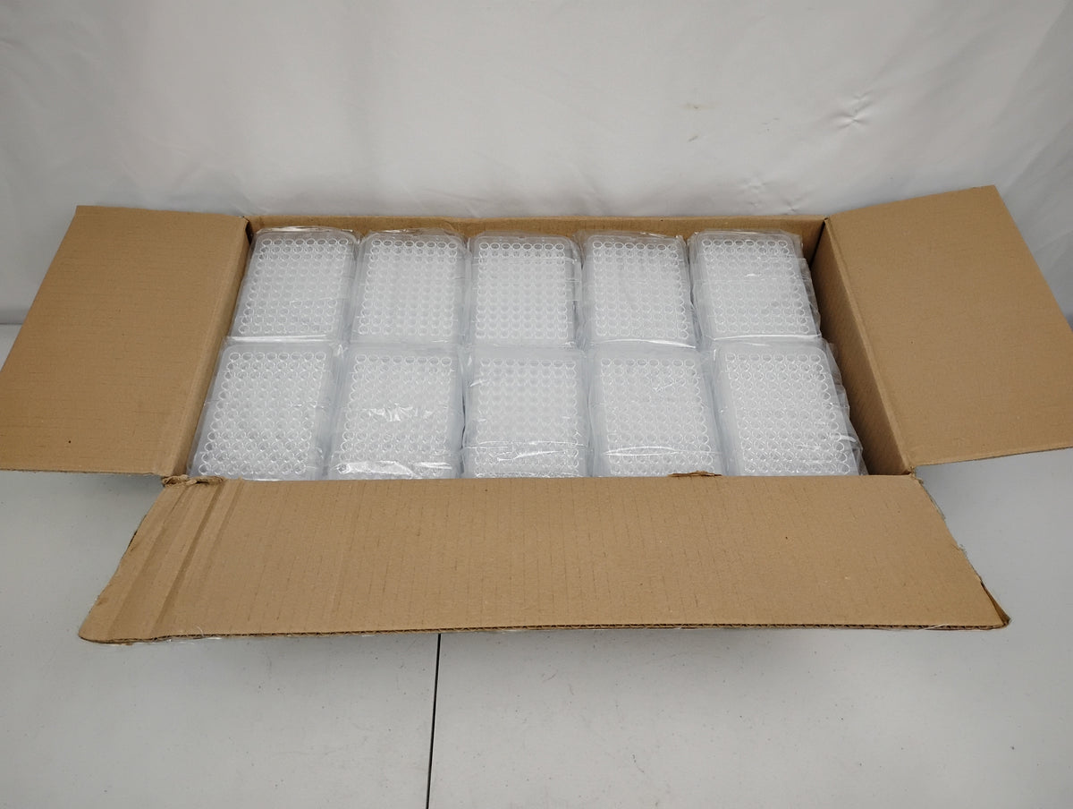 Box of 100 Perkin Elmer CMG-555-1 Low Well Plates