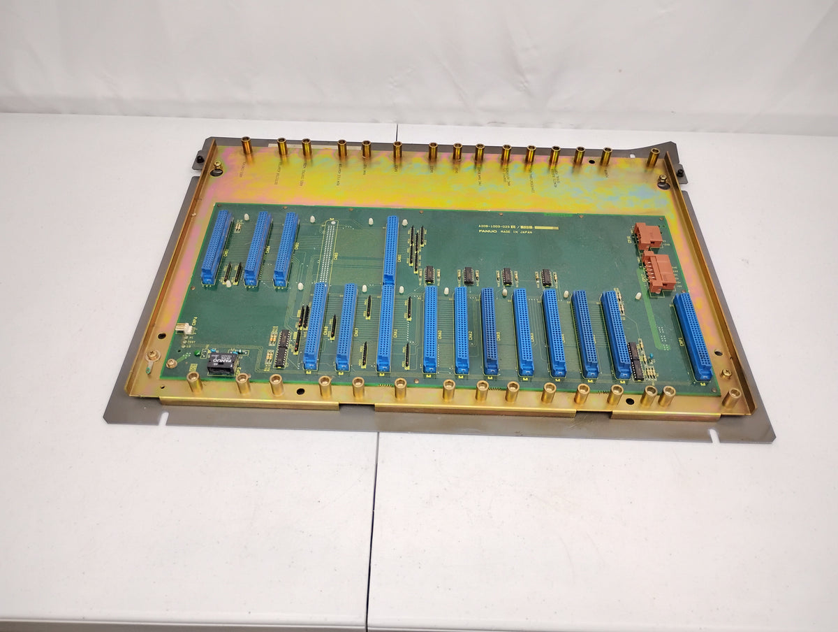 Fanuc A20B-1003-0230/12C UNMP Rackframe Backplane Motherboard & Fanuc 15-TF