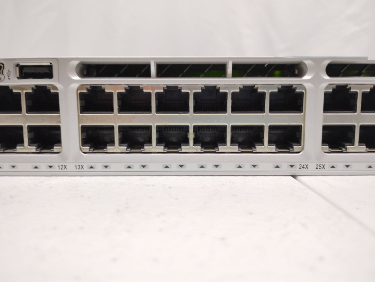 Cisco Catalyst WS-C3850-48P 48 Port PoE+ Gigabit Switch & x1 PWR-C1 1 100WAC PSU