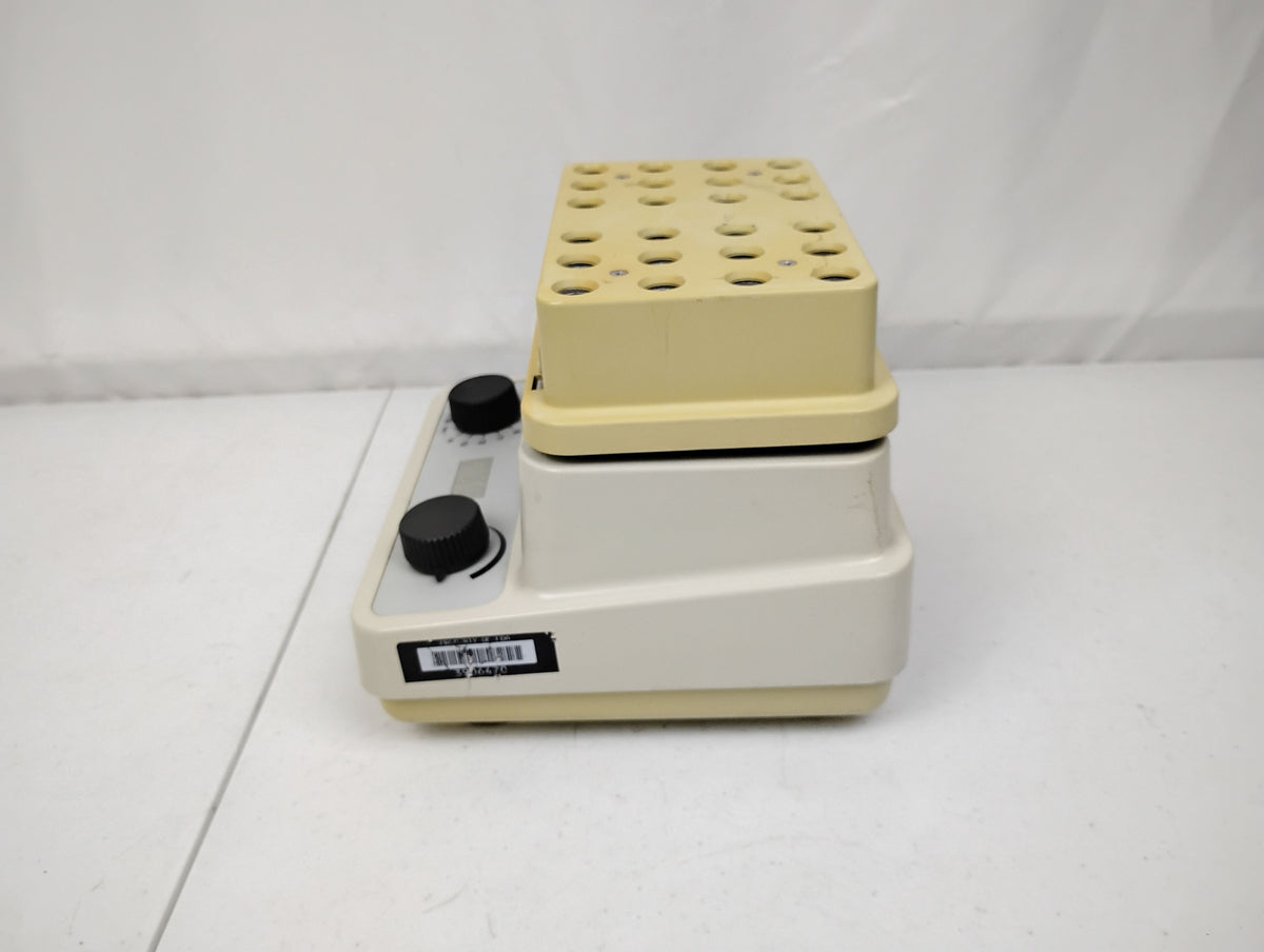 Eppendorf Thermomixer 5436 Incubator Shaker - Powers Up