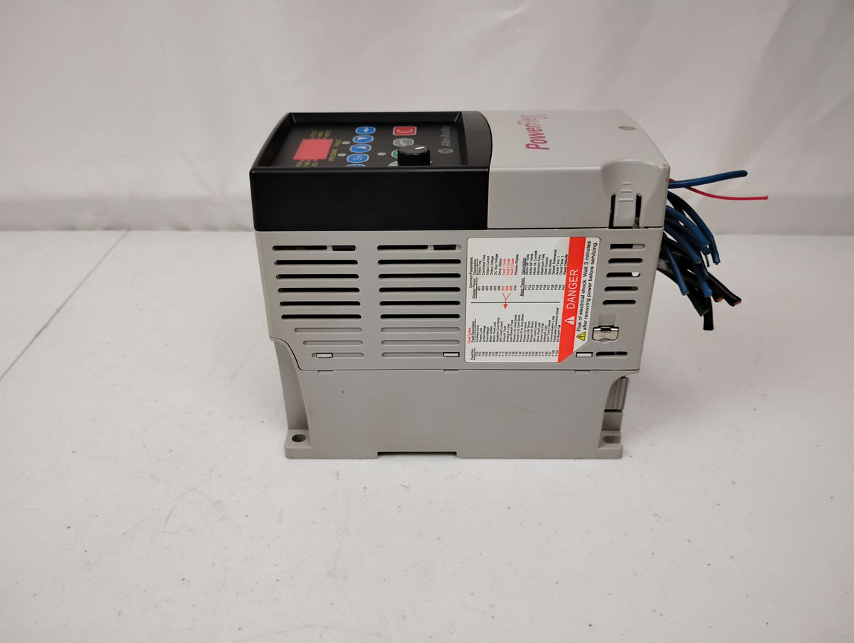 Allen Bradley 22A-D2P3N104 Ser A Powerflex 1HP 4 AC Drive 3 Phase 0.75kW 380-480V