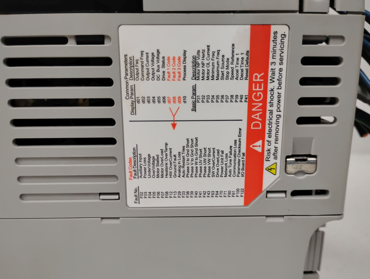 Allen Bradley 22A-D2P3N104 Ser A Powerflex 1HP 4 AC Drive 3 Phase 0.75kW 380-480V