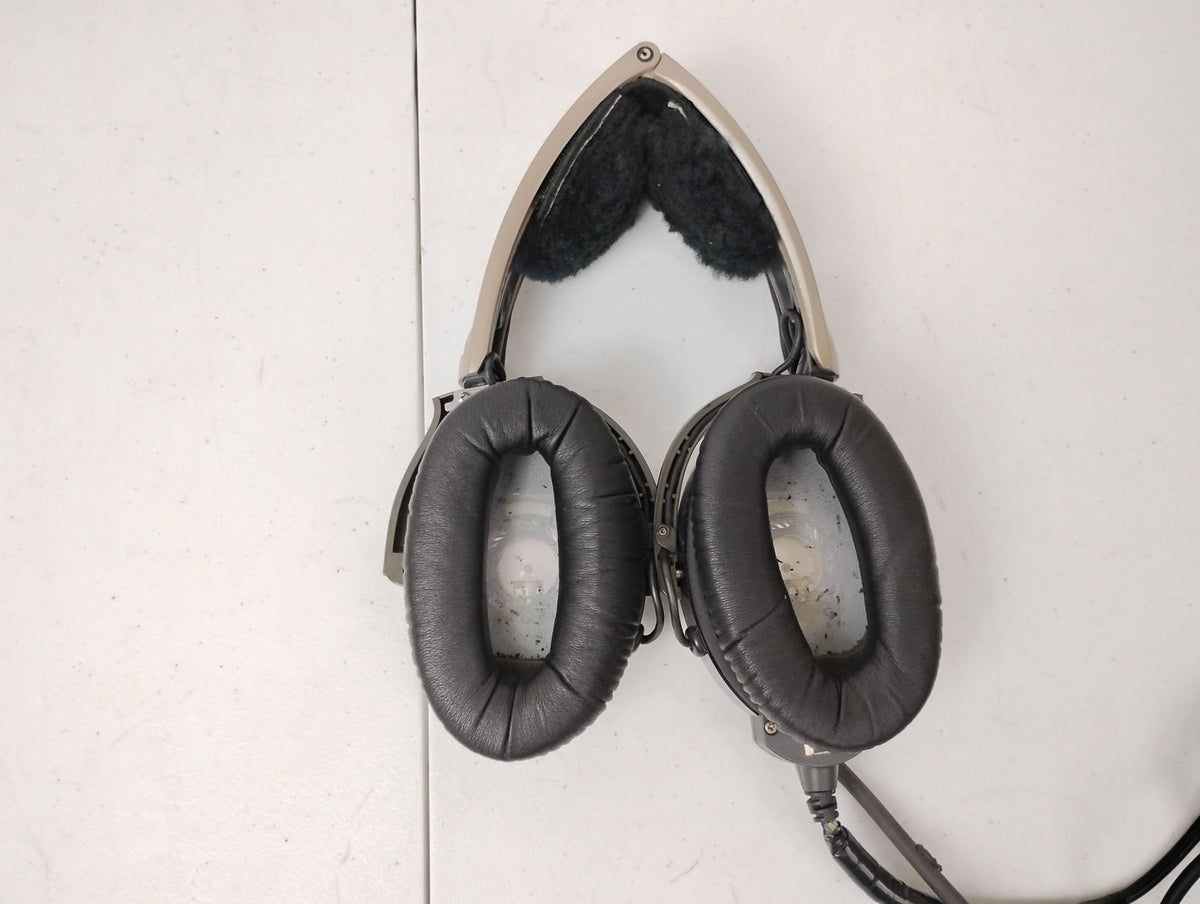 Bose A20 Aviation Headset w/ AHX-34-01 Cable Assembly