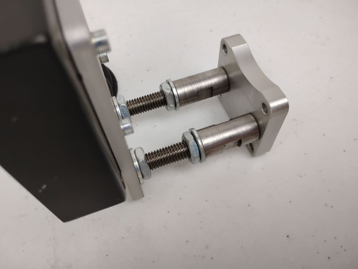 Omron CCSA-QSQ-070070-66 w/ Mount