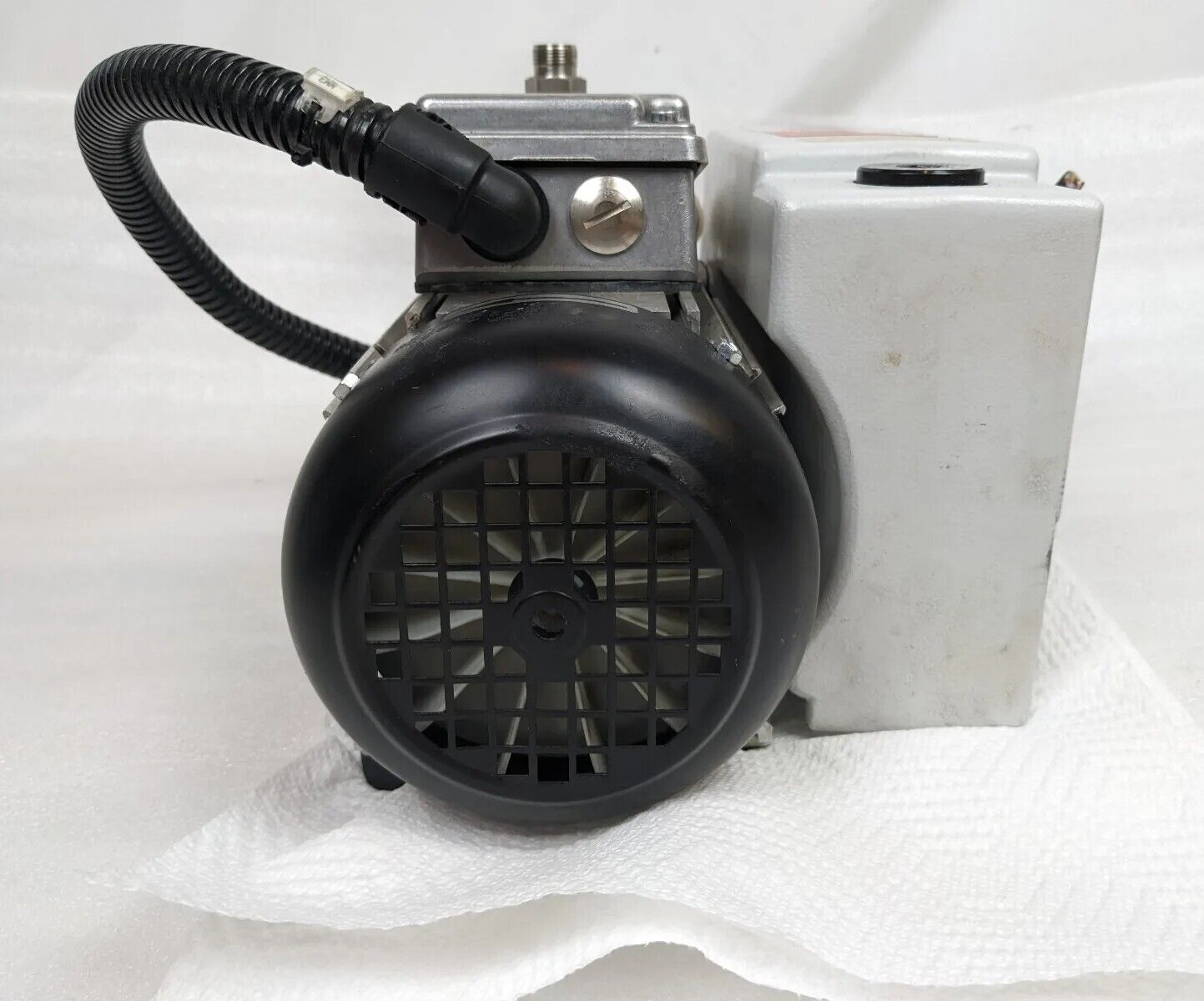 Oerlikon Leybold Sogevac SV16B Vacuum Pump | Cut Power Cord