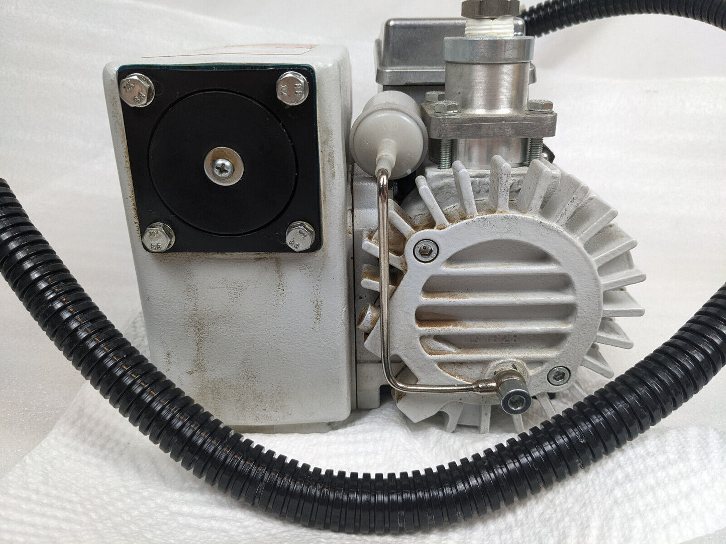 Oerlikon Leybold Sogevac SV16B Vacuum Pump | Cut Power Cord