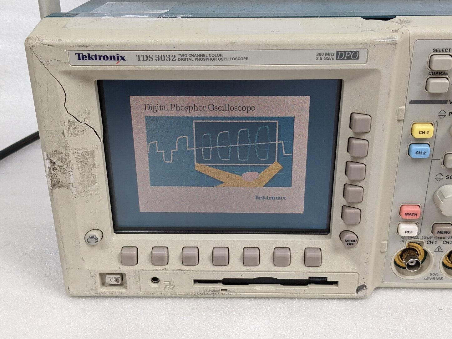 Tektronix TDS3032 2 Channel 300MHz 2.5 GS/s Digital Oscilloscope | Shell Damage