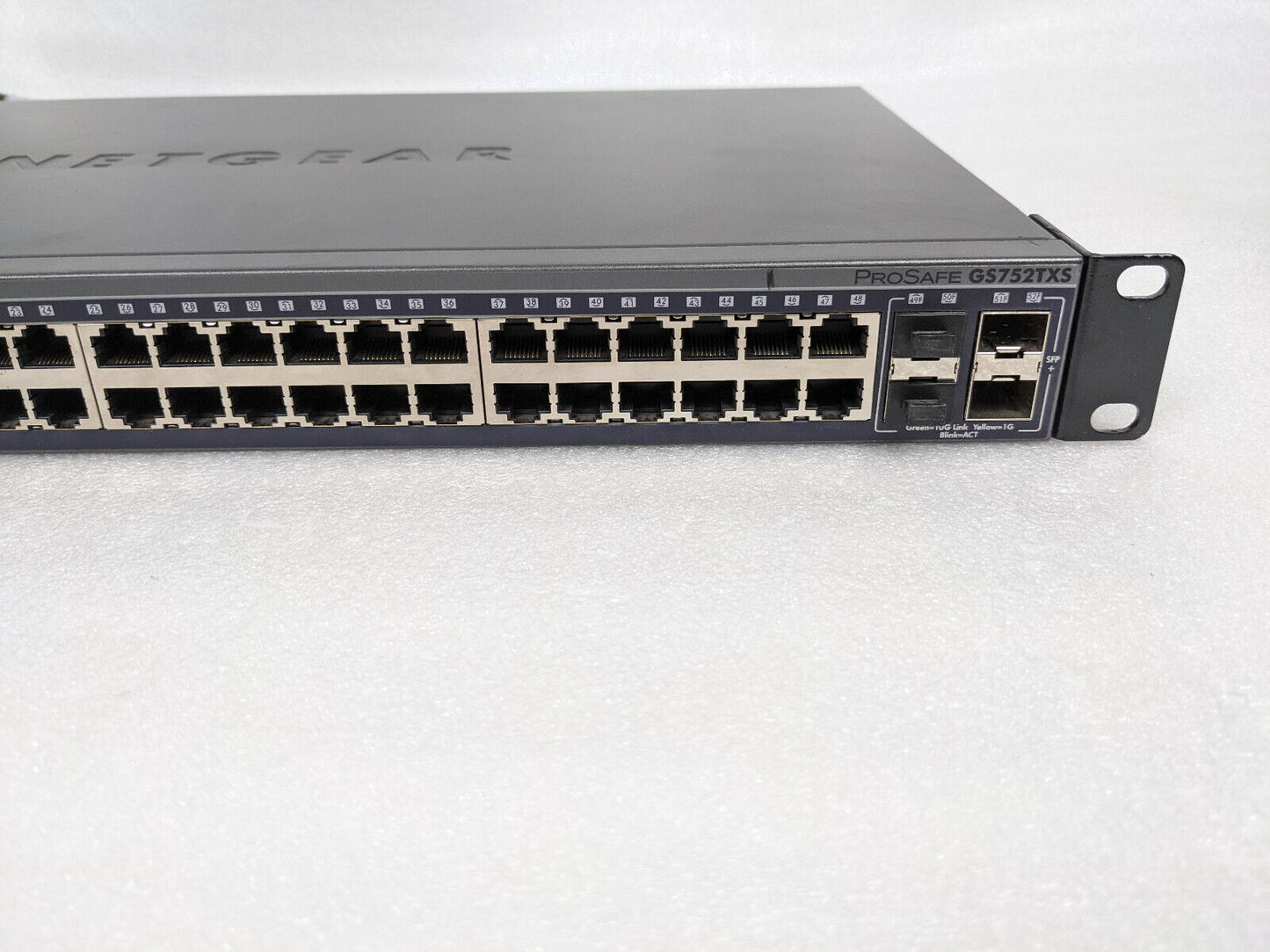 Netgear ProSafe GS752TXS 52-Port Gigabit Stackable Smart Switch